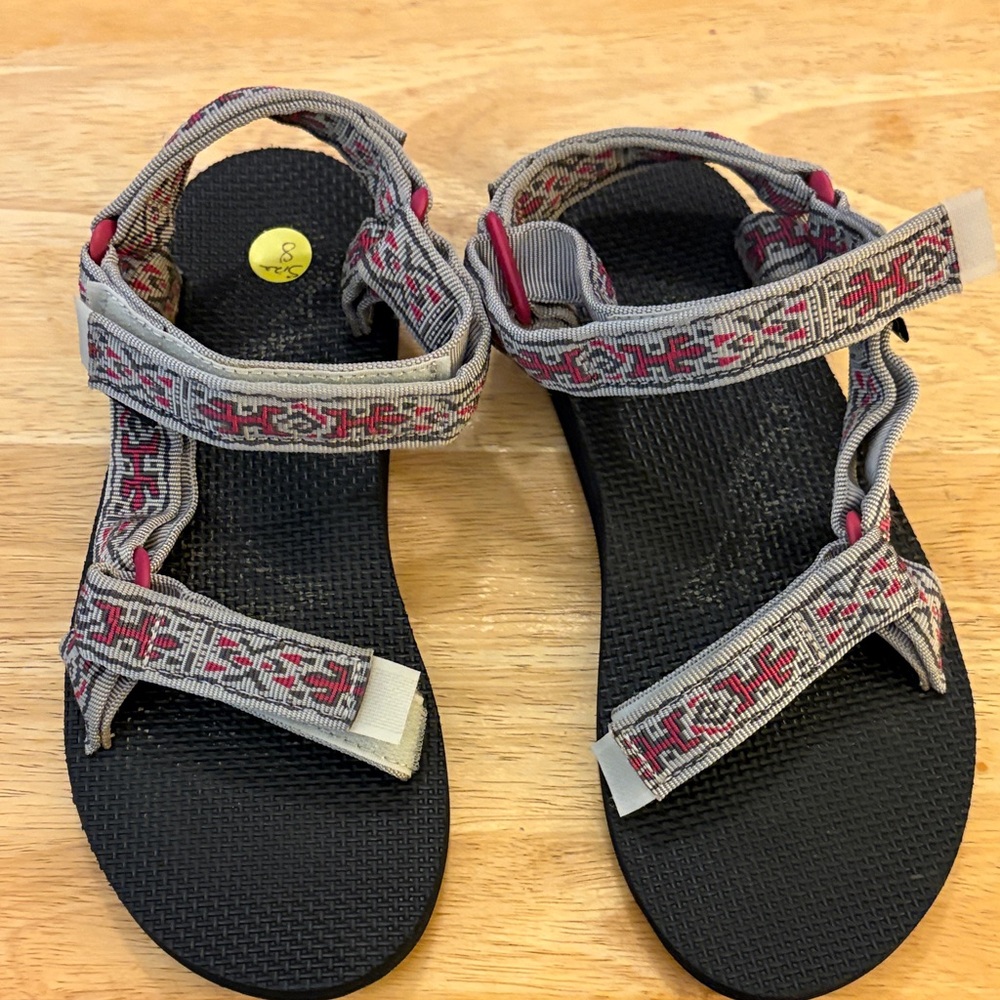 Teva Original Universal model featuring patterned straps.